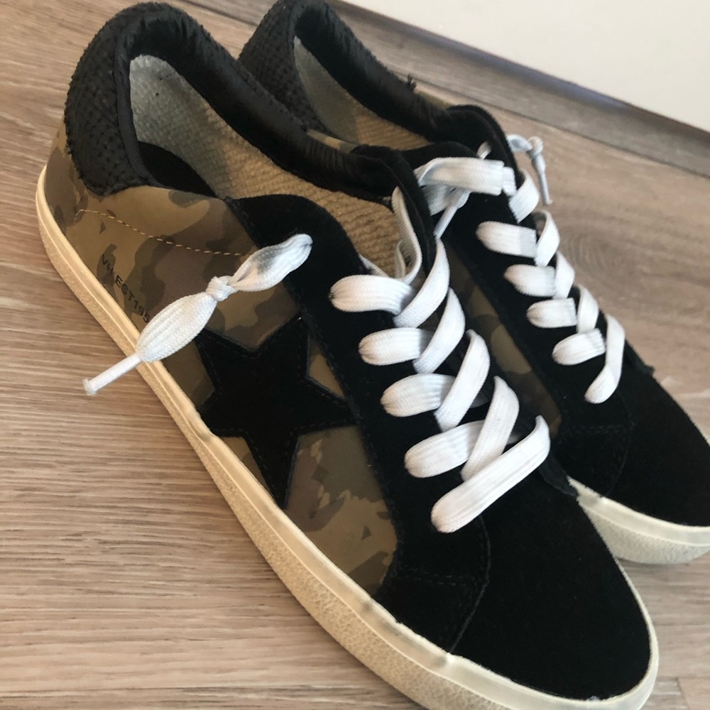 Vintage Havana Army patterned shoes